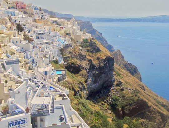 airbnbs in Santorini Greece