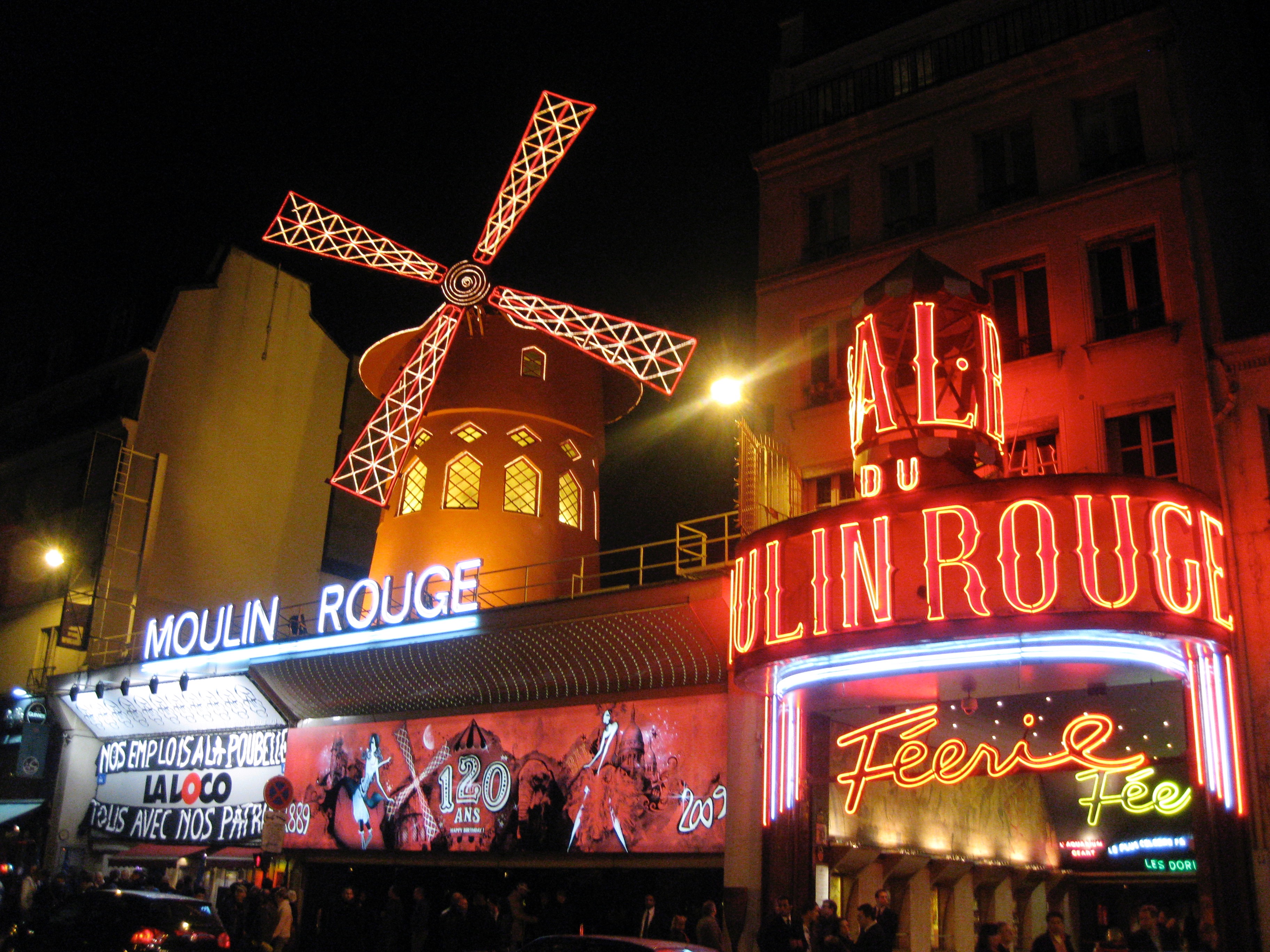 Paris Itinerary: Moulin Rouge